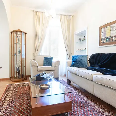 Spanish Steps Hills Apartment Rome