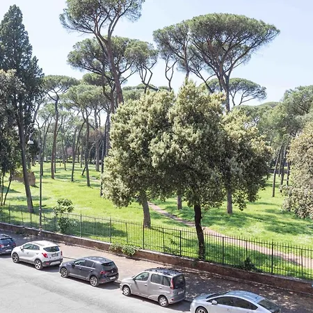 Spanish Steps Hills Apartment *